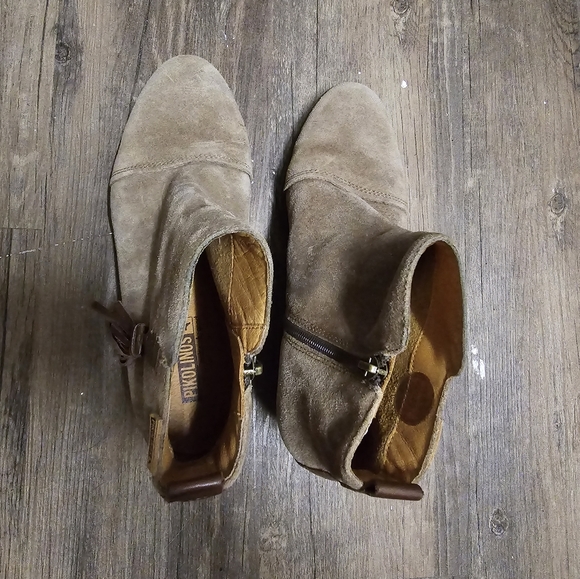 Pikolinos Ankle Zipper Suede Boot - Picture 6 of 7